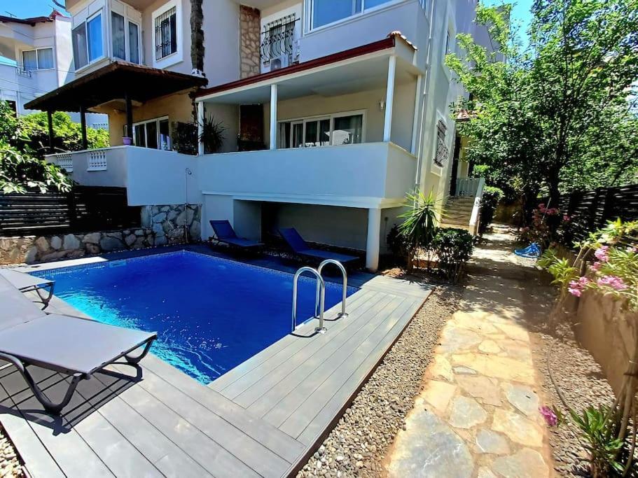 Villa Limon Marmaris'de Oezel Havuzlu *